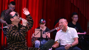 Tùng Dương bất ngờ 'tái hợp' Lê Minh Sơn với ca khúc mới ‘Lạc tình’