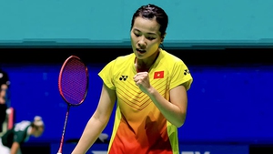 Tay vợt Nguyễn Thuỳ Linh: Mạnh mẽ trong sân đấu, giản dị đời thường