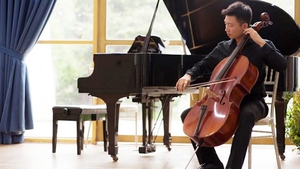 Nhạc trưởng tài ba Honna Tetsuji và tài năng cello Phan Đỗ Phúc trình diễn tại Hà Nội, TP HCM
