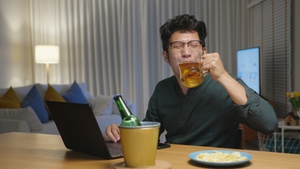 Gan nhiễm mỡ có phải do uống nhiều bia rượu?