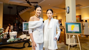 Ngọc Hân và fashionista Tống Diệu Hằng cùng tổ chức triển lãm 'Gặp gỡ Đà Lạt'