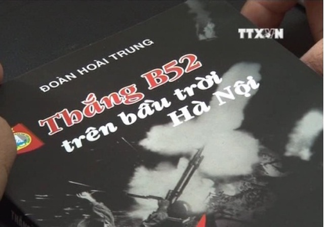 Ra mắt cuốn sách “Thắng B52 trên bầu trời Hà Nội”