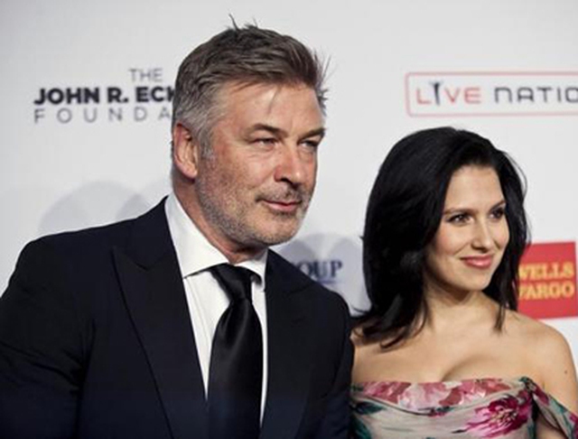 Alec Baldwin sẽ ra hồi ký