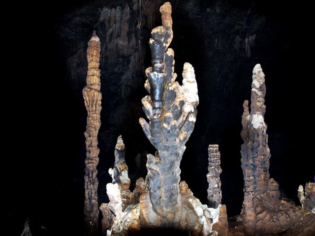 Ngắm hang động tuyệt đẹp mới phát hiện ở Cao nguyên đá Đồng Văn
