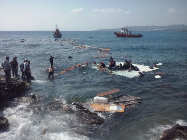 Trục vớt hàng trăm thi thể trong thảm kịch đắm tàu