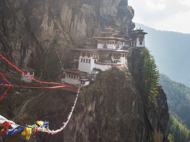 Thế giới ẩn mình bên dãy Himalaya hùng vĩ - Shangri-La cuối cùng 