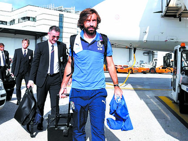 Conte 'ép' Pirlo về Italy khoác áo… Inter?