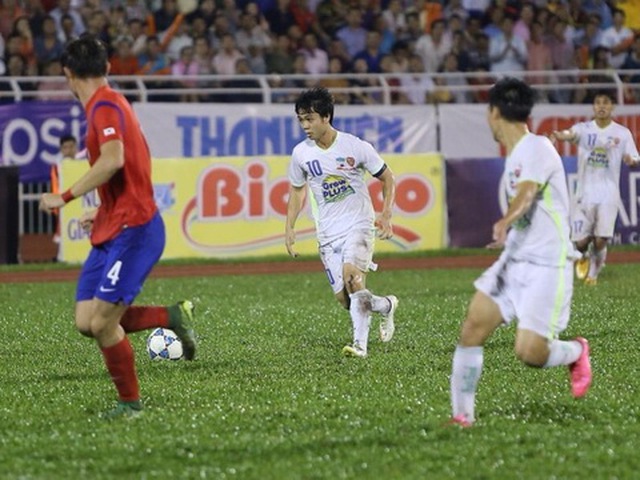 VIDEO: Công Phượng ghi bàn đẹp, 'xé lưới' U19 Hàn Quốc