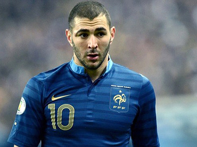 Tòa án lùi ngày quyết định số phận Benzema