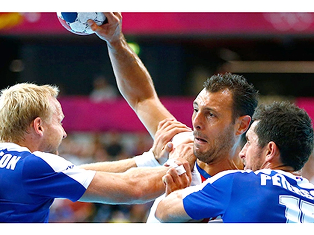 Báo chí Pháp trước trận gặp Iceland: Pháp cần tham chiếu đội tuyển... bóng ném