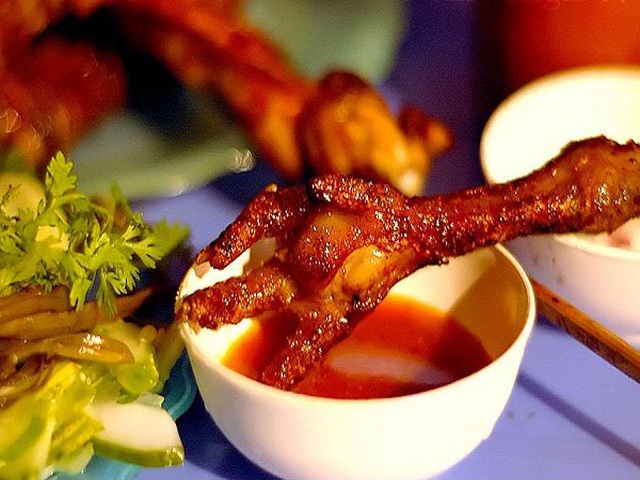 Món chân gà nướng & những quán ngon nổi tiếng ở Hà Nội