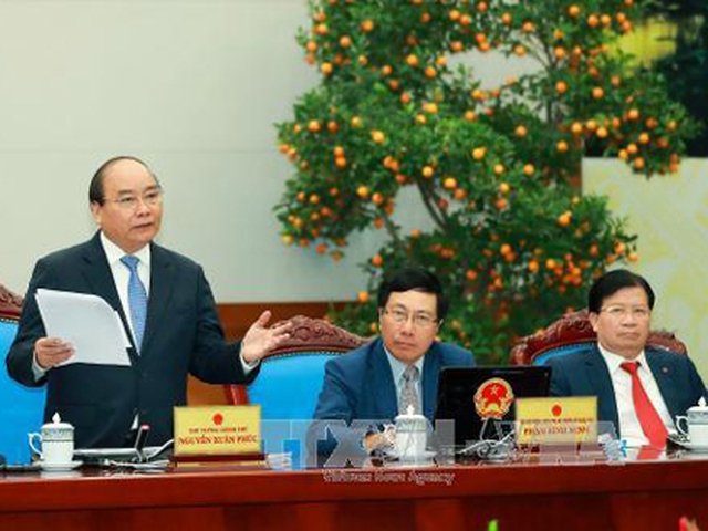 Thủ tướng Nguyễn Xuân Phúc: Nghiêm cấm công chức lấy xe công, bỏ việc đi lễ chùa