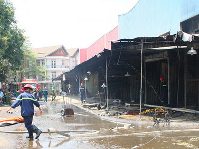 Cháy 7 ki ốt chợ và 1 quán cà phê tại thành phố Biên Hòa 