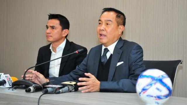 Chủ tịch LĐBĐ Thái Lan choáng váng khi Kiatisuk từ chức