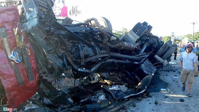 VIDEO vụ tai nạn kinh hoàng ở Gia Lai: Xe tải đã chạy gấp đôi tốc độ cho phép?