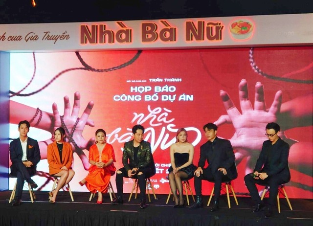 (Tin ngày thứ 7) Trấn Thành 'đối đầu' Vũ Ngọc Đãng vào dịp phim Tết 2023 - Ảnh 1.