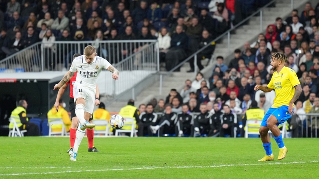 Real Madrid 2-1 Cadiz: Trận đấu của Toni Kroos - Ảnh 2.