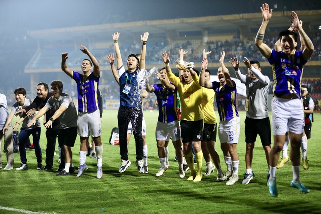 CLB Hà Nội vô địch V-League 2022 - Ảnh 14.