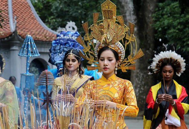 Thí sinh Hoa hậu Du lịch thế giới 2022 trải nghiệm văn hóa, di sản tại Phú Thọ - Ảnh 3.