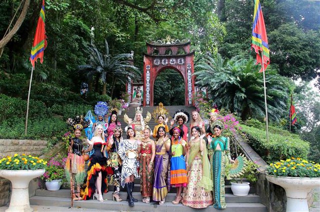 Thí sinh Hoa hậu Du lịch thế giới 2022 trải nghiệm văn hóa, di sản tại Phú Thọ - Ảnh 6.
