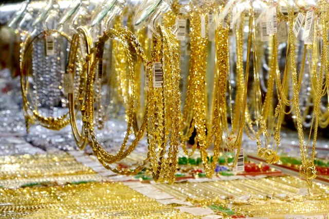 Giá vàng sáng 21/11 dao động quanh mức 67,5 triệu đồng/lượng - Ảnh 2.