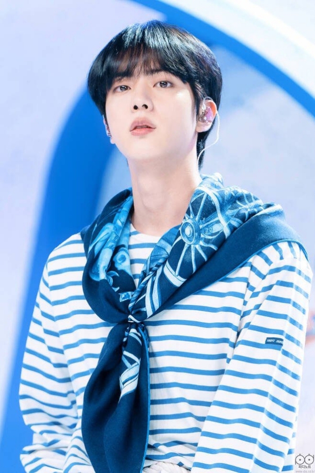 Jin bỏ xa các thành viên BTS trên BXH Nam idol K-pop tháng 11 - Ảnh 1.