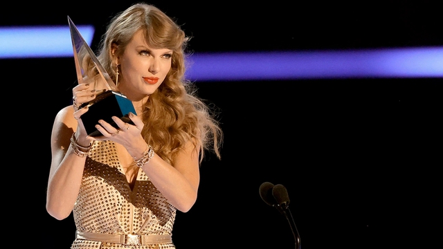 Taylor Swift 'càn quét' American Music Awards 2022 - Ảnh 1.