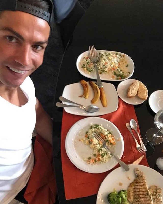 Siêu sao Ronaldo được đầu bếp thiết kế cả chục thực đơn riêng, tuyển Bồ Đào Nha phải ăn kiêng nghiêm ngặt suốt mùa World Cup - Ảnh 5.