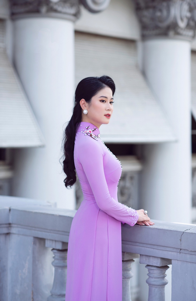 NTK Linh Bùi ra mắt BST áo dài 'Nắng thủy tinh' - Ảnh 10.