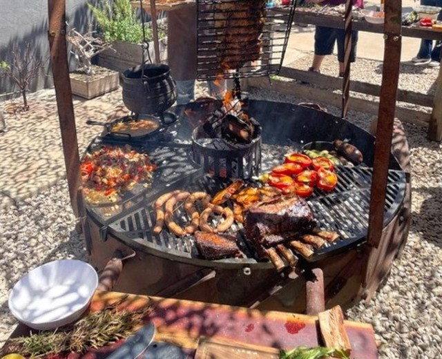 Thịt nướng asado hấp dẫn như thế nào khiến đội tuyển Argentina mang gần 1 tấn đến Qatar thi đấu - Ảnh 4.