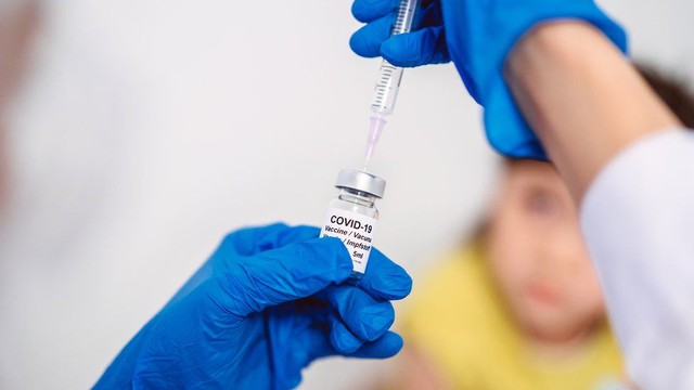 Phần Lan cập nhật khuyến nghị tiêm vaccine ngừa Covid-19 cho trẻ em - Ảnh 1.