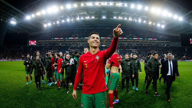 Ronaldo, một á thần rắc rối