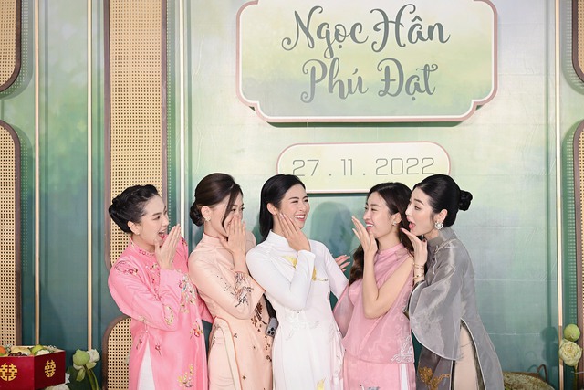 Đỗ Mỹ Linh, Phương Nga góp mặt trong lễ ăn hỏi Hoa hậu Ngọc Hân: Khung ảnh toàn mỹ nhân viên mãn là đây!  - Ảnh 1.