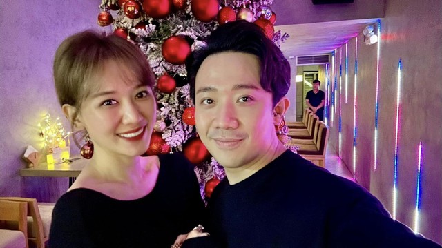 Vợ chồng Trấn Thành - Hari Won đón giáng sinh sớm