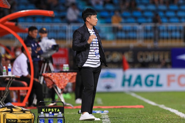Bóng đá Việt Nam trưa ngày 28/11: Hà Nội FC tạo cột mốc lịch sử - Ảnh 3.