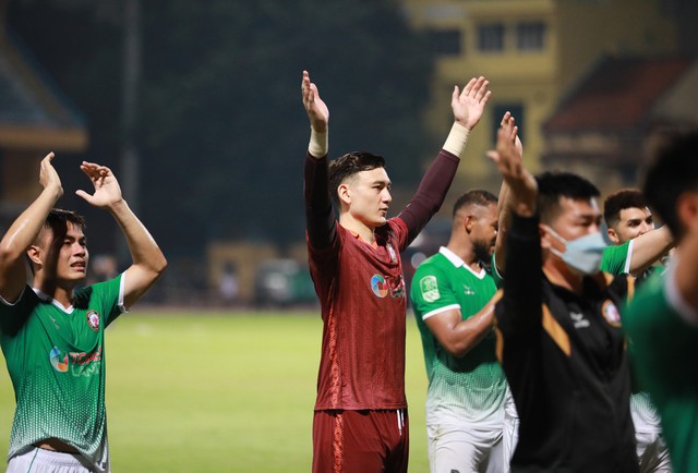 Cầu thủ Bình Định ‘rã rời’ sau thất bại tại chung kết Cup QG - Ảnh 11.