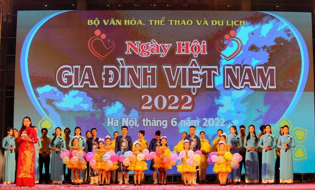 Giữ gìn, phát huy hệ giá trị gia đình Việt Nam trong thời kỳ mới - Ảnh 1.
