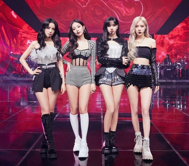 Blackpink bị chỉ trích vì diện trang phục ngày càng phản cảm - Ảnh 7.