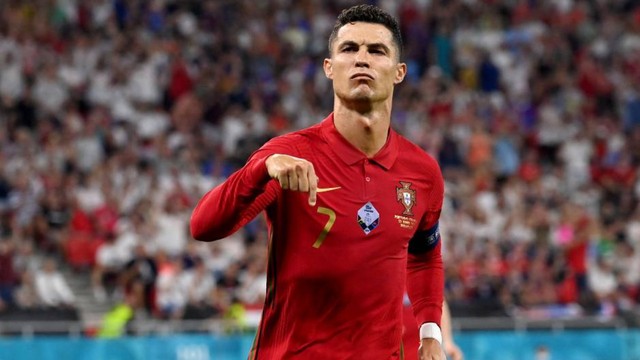 Thủ môn Văn Lâm: ‘Mong Ronaldo và đội Bồ Đào Nha có thứ hạng cao tại World Cup 2022’ - Ảnh 1.