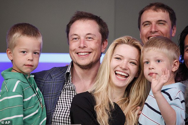 Tuổi 51 huy hoàng của Elon Musk: Không ai đọ được độ giàu, gia đình con đàn cháu đống, vừa làm 1 việc to lớn để giúp đỡ nhân loại - Ảnh 3.