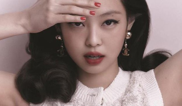 Loạt trang phục gây tranh cãi nhất của Jennie Blackpink - Ảnh 1.