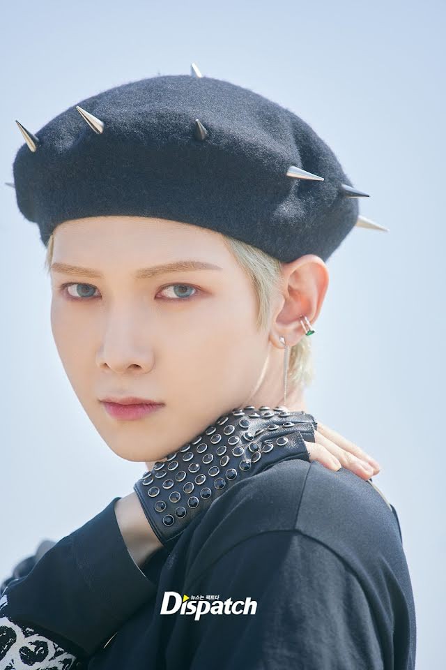 Fan phấn khích ngắm ảnh teaser với vết bớt hình trái tim của Yeosang ATEEZ - Ảnh 2.