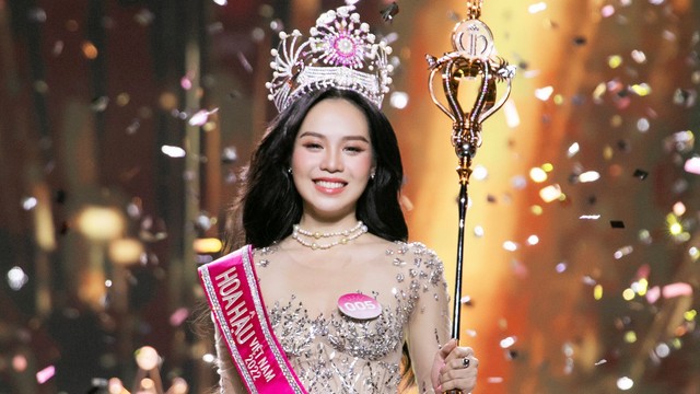 Cận cảnh nhan sắc rạng rỡ của Hoa hậu Việt Nam 2022 Huỳnh Thị Thanh Thủy