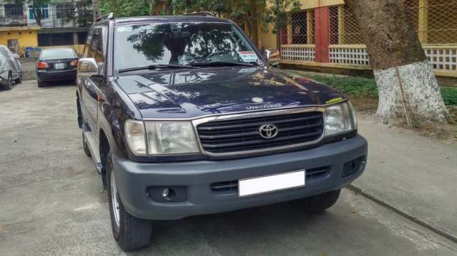 Bệnh viện Bạch Mai bán đấu giá lô 15 xe cũ: Giá trung bình 36 triệu đồng/xe, có cả Toyota Land Cruiser