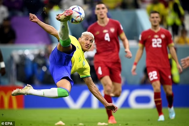 Cú 'ngả bàn đèn' của Richarlison đẹp nhất World Cup - Ảnh 2.