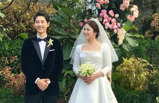 Con trai công khai bạn gái mới, cha Song Joong Ki còn giữ ảnh con dâu cũ? - Ảnh 2.