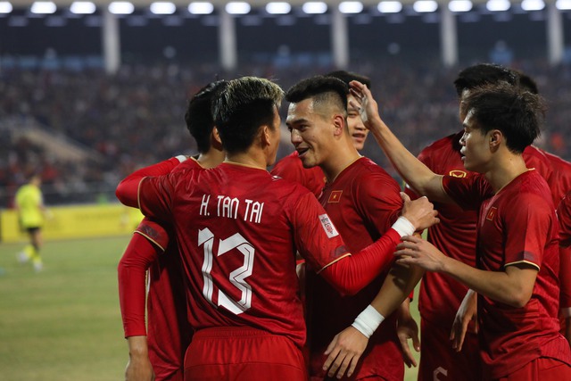 Tuyển Việt Nam nắm quyền kiểm soát tình hình ở bảng B, AFF Cup 2022. Ảnh: Hoàng Linh