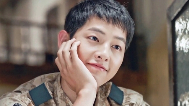 Nhan sắc đỉnh cao của Song Joong Ki trong các phim ăn khách nhất - Ảnh 11.