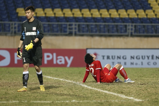 Tuấn Tài, Văn Khang buồn bả khi để U21 Hà Nội vào chung kết U21 Quốc gia - Ảnh 1.