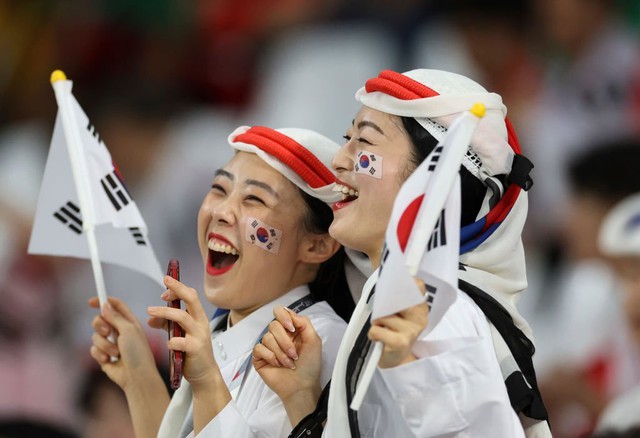 Những bóng hồng xinh đẹp tiếp lửa Hàn Quốc tạo địa chấn ở World Cup 2022 - Ảnh 7.
